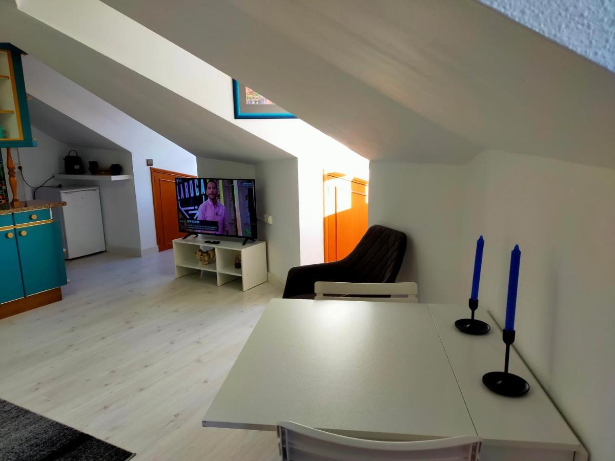 Apartamento En El Casco Antiguo De Ponferrada Bagian luar foto