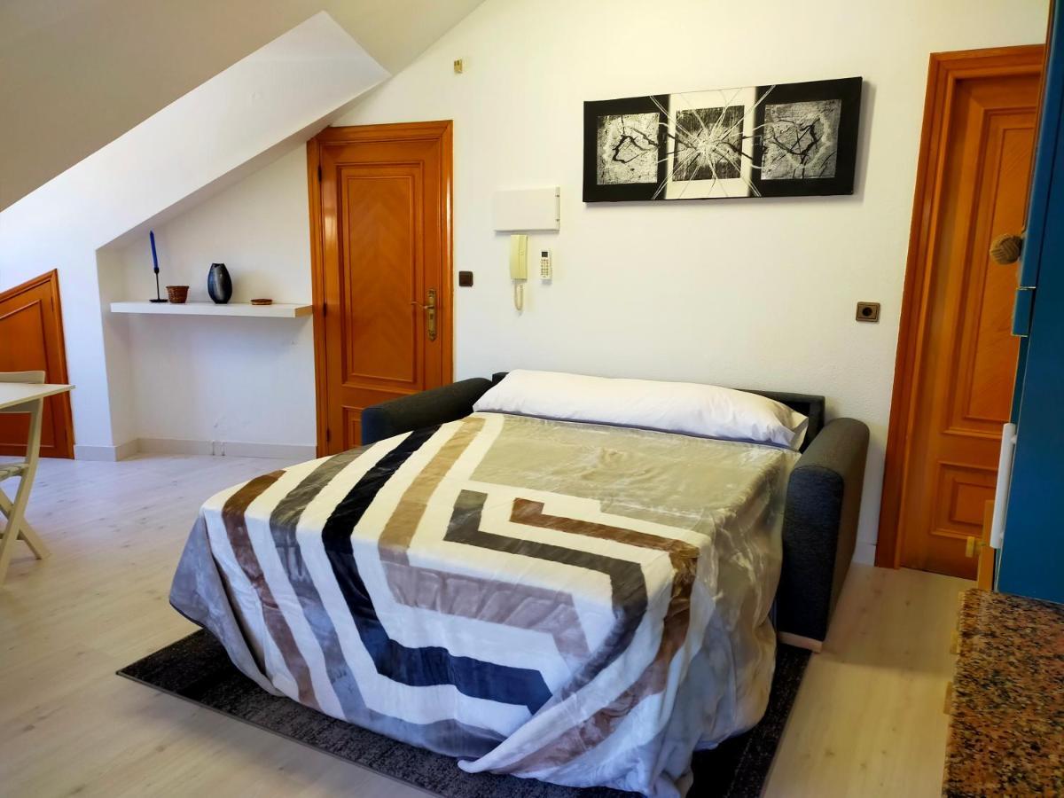 Apartamento En El Casco Antiguo De Ponferrada Bagian luar foto