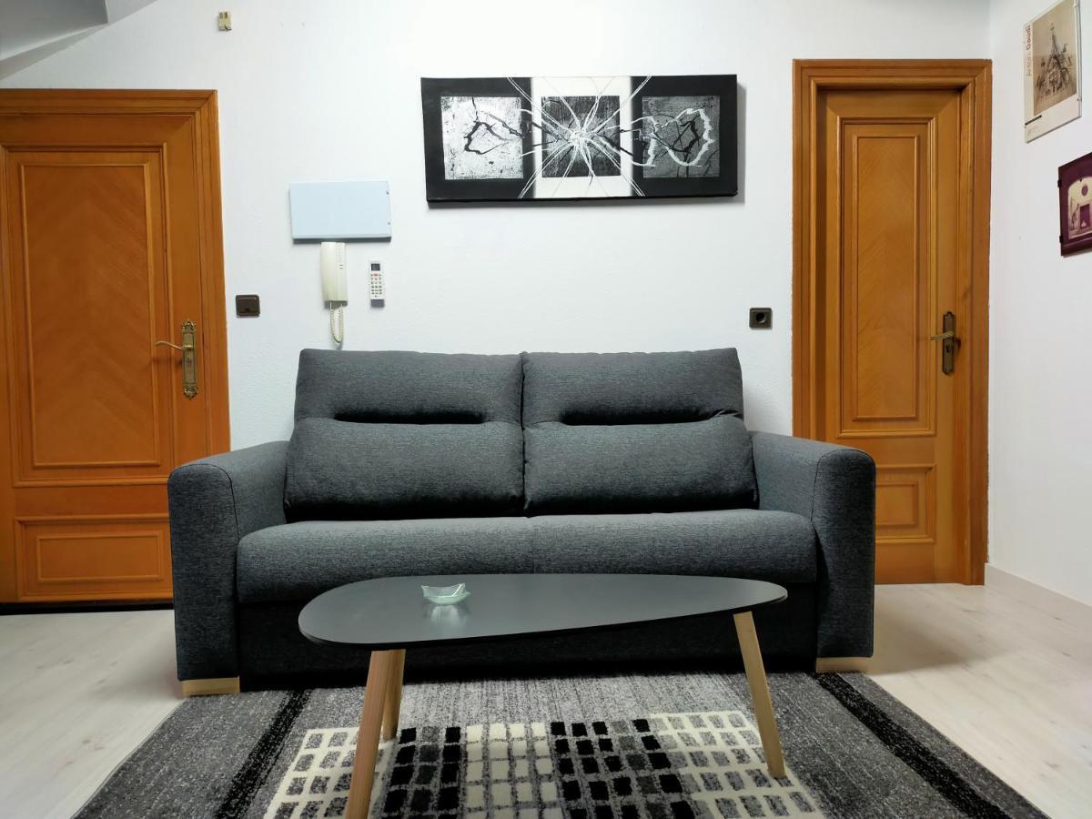 Apartamento En El Casco Antiguo De Ponferrada Bagian luar foto